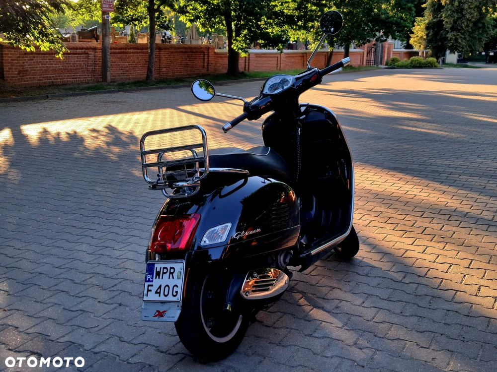 Vespa GTS - 7