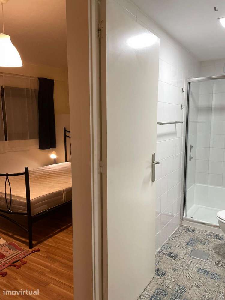 Quarto - localizado em Paranhos Porto - Grande imagem: 2/26