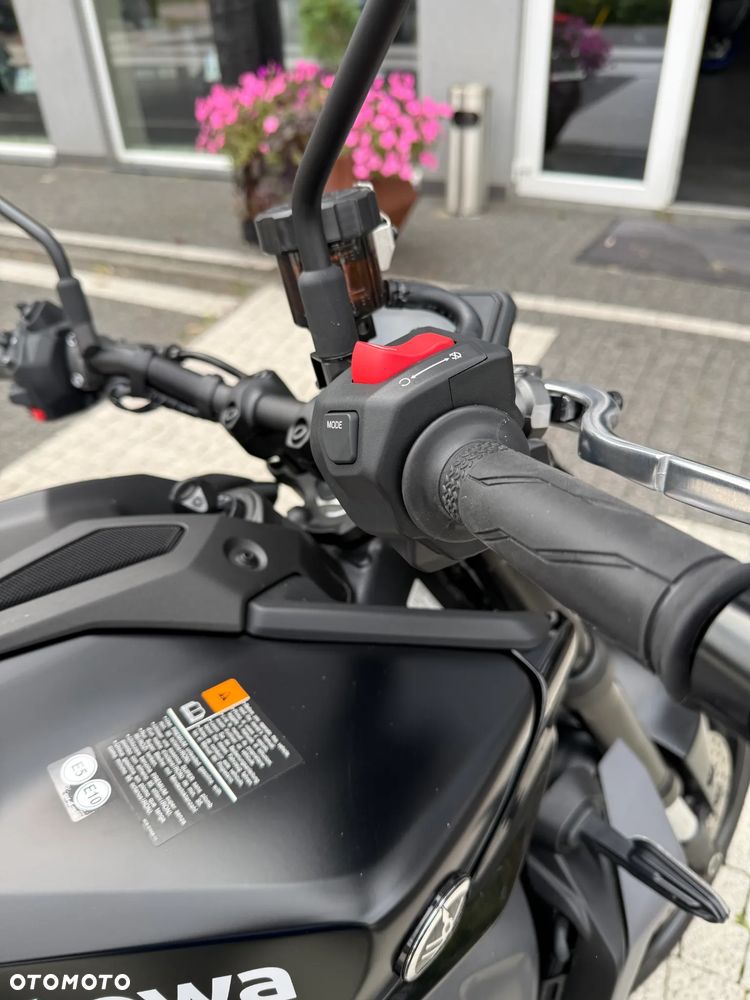 Yamaha MT - 8