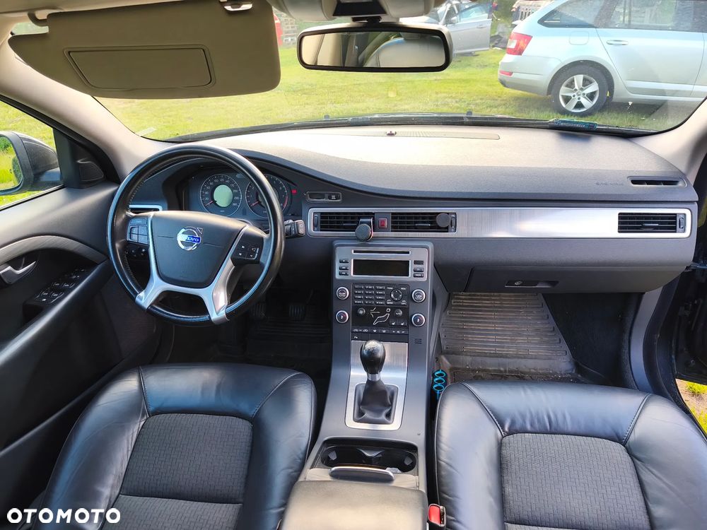 Volvo V70 2.0 Momentum - 4