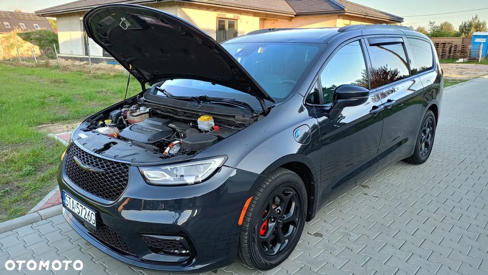 Chrysler Pacifica - 16