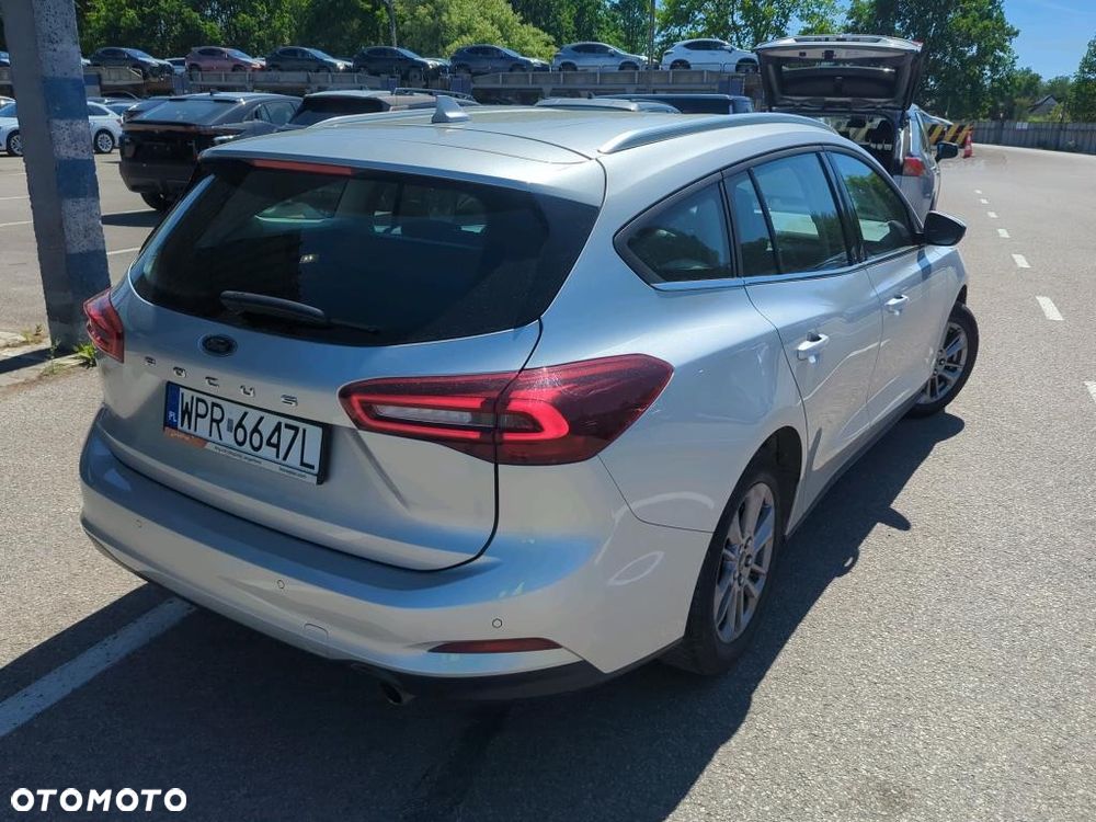 Ford Focus 1.0 EcoBoost Titanium - 4