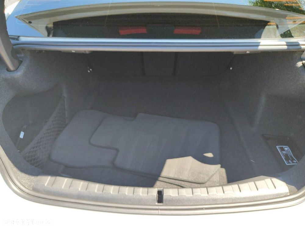 BMW Seria 3 - 25