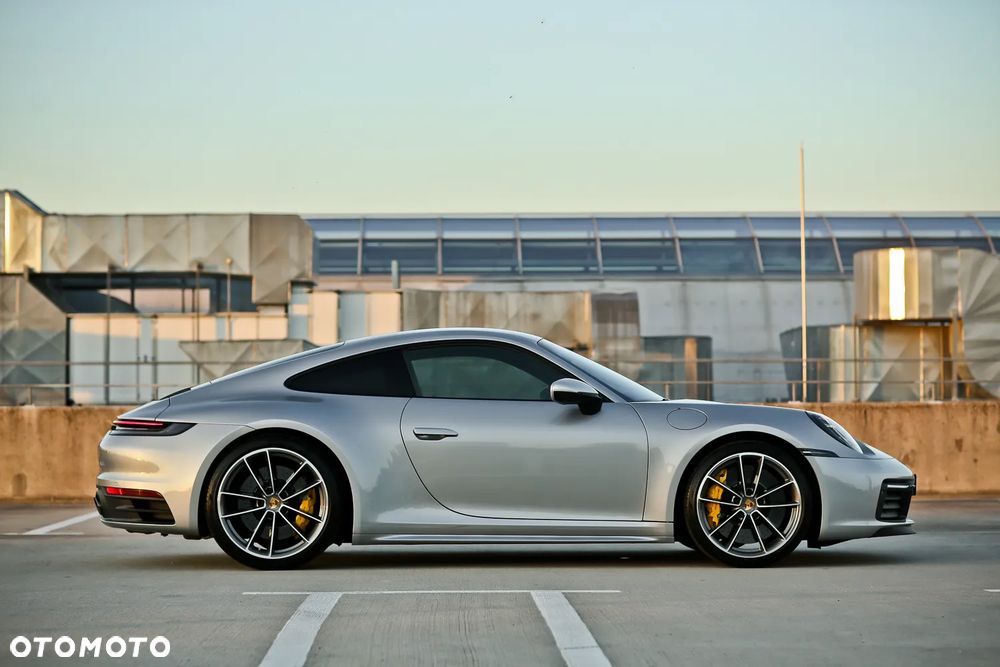 Porsche 911 Carrera 4S - 16