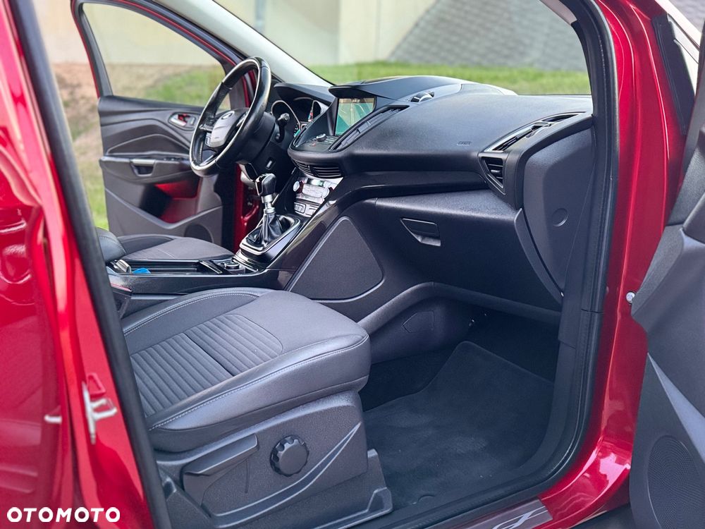 Ford Kuga 2.0 TDCi 2x4 Titanium - 27