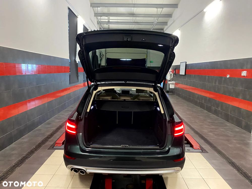 Audi A4 Allroad - 16