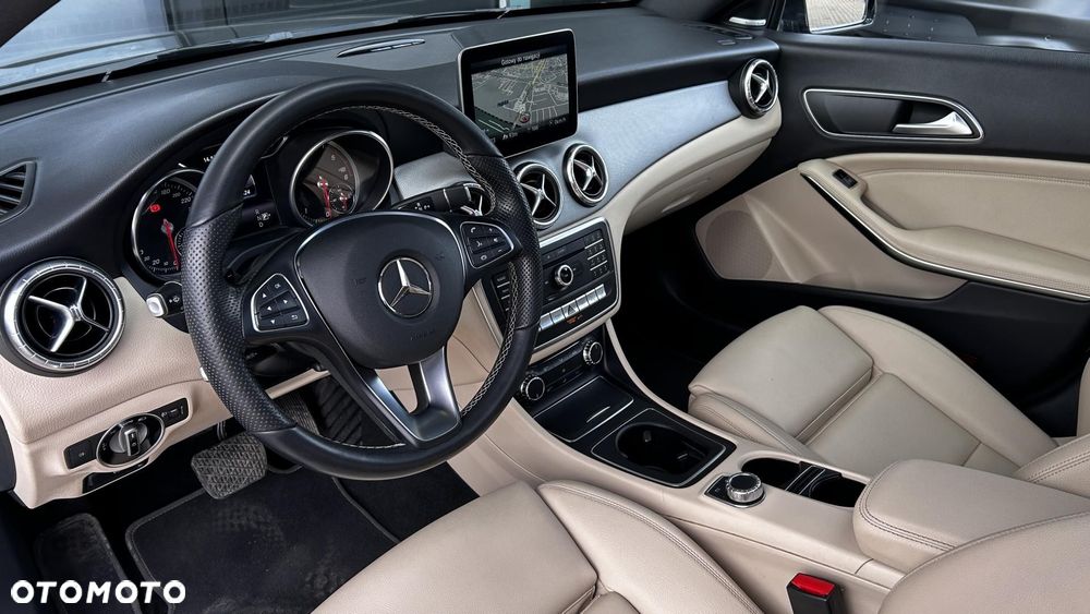 Mercedes-Benz CLA - 11
