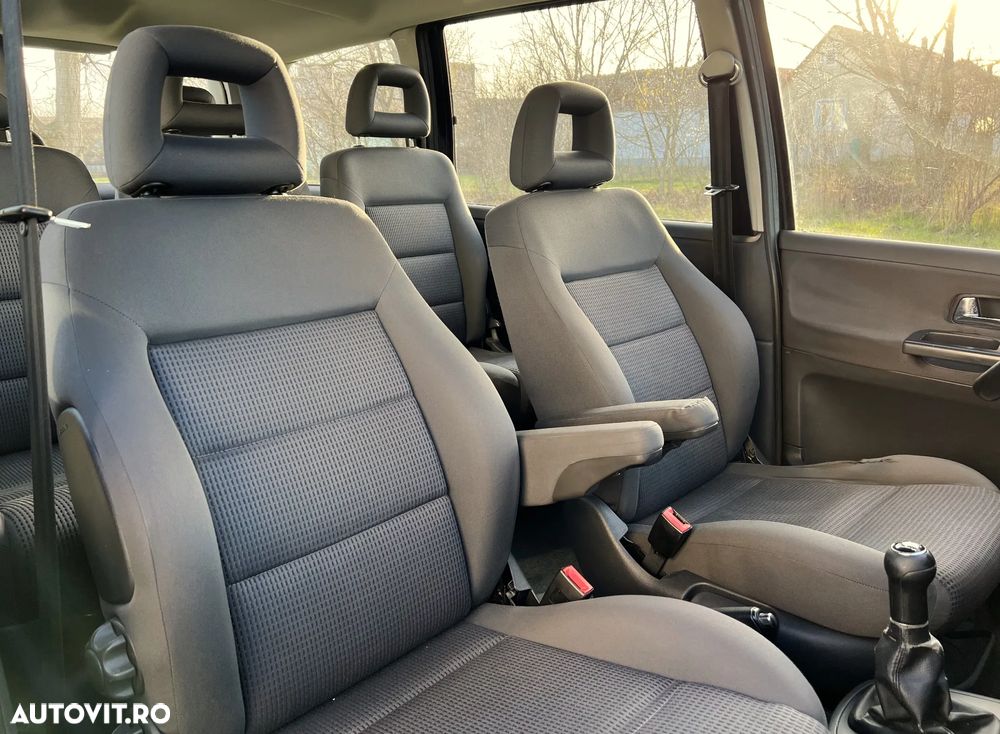 Volkswagen Sharan 1.9 TDI Exclusive Edition - 9