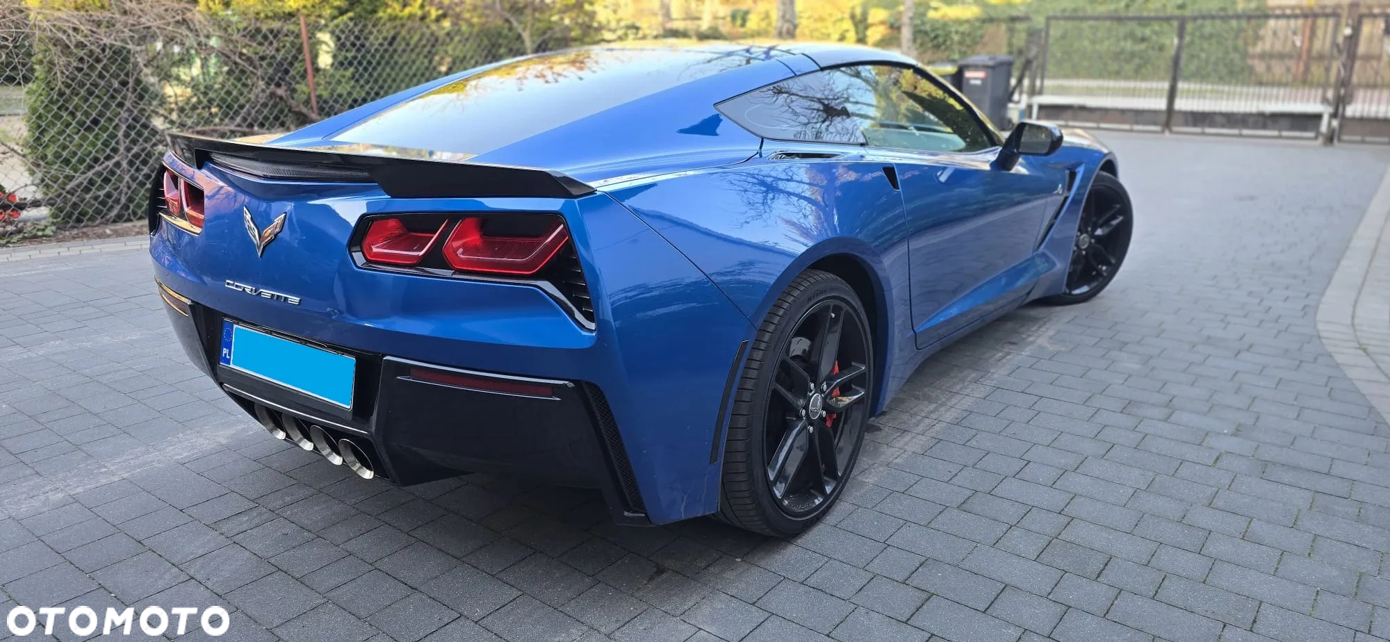Chevrolet Corvette - 4
