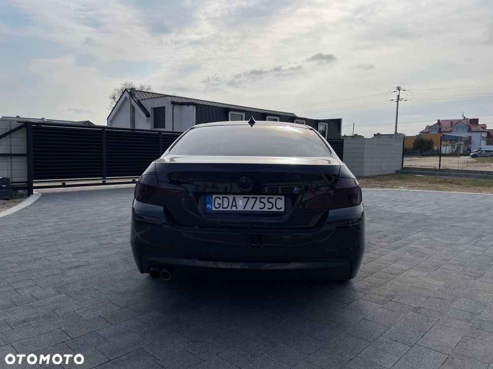 BMW Seria 5 528i xDrive Luxury Line - 7