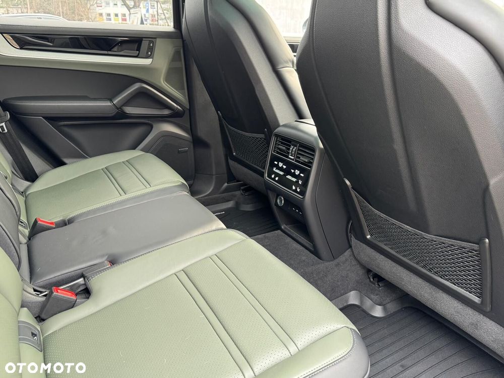 Porsche Cayenne - 19