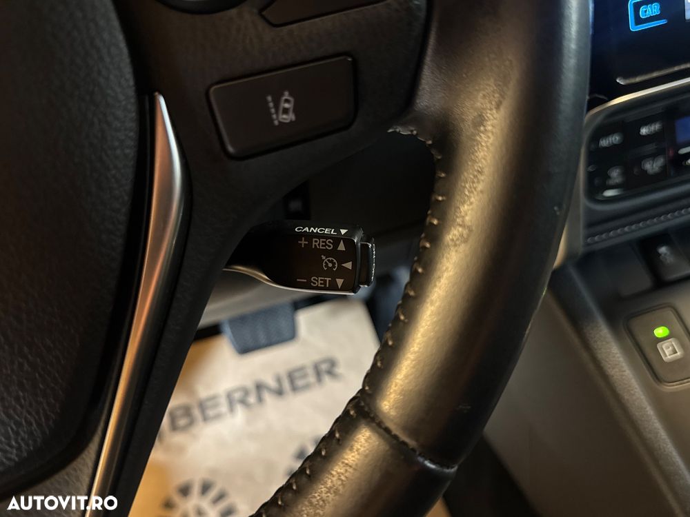 Toyota Auris 1.8 VVT-i Automatik Team Deutschland - 16