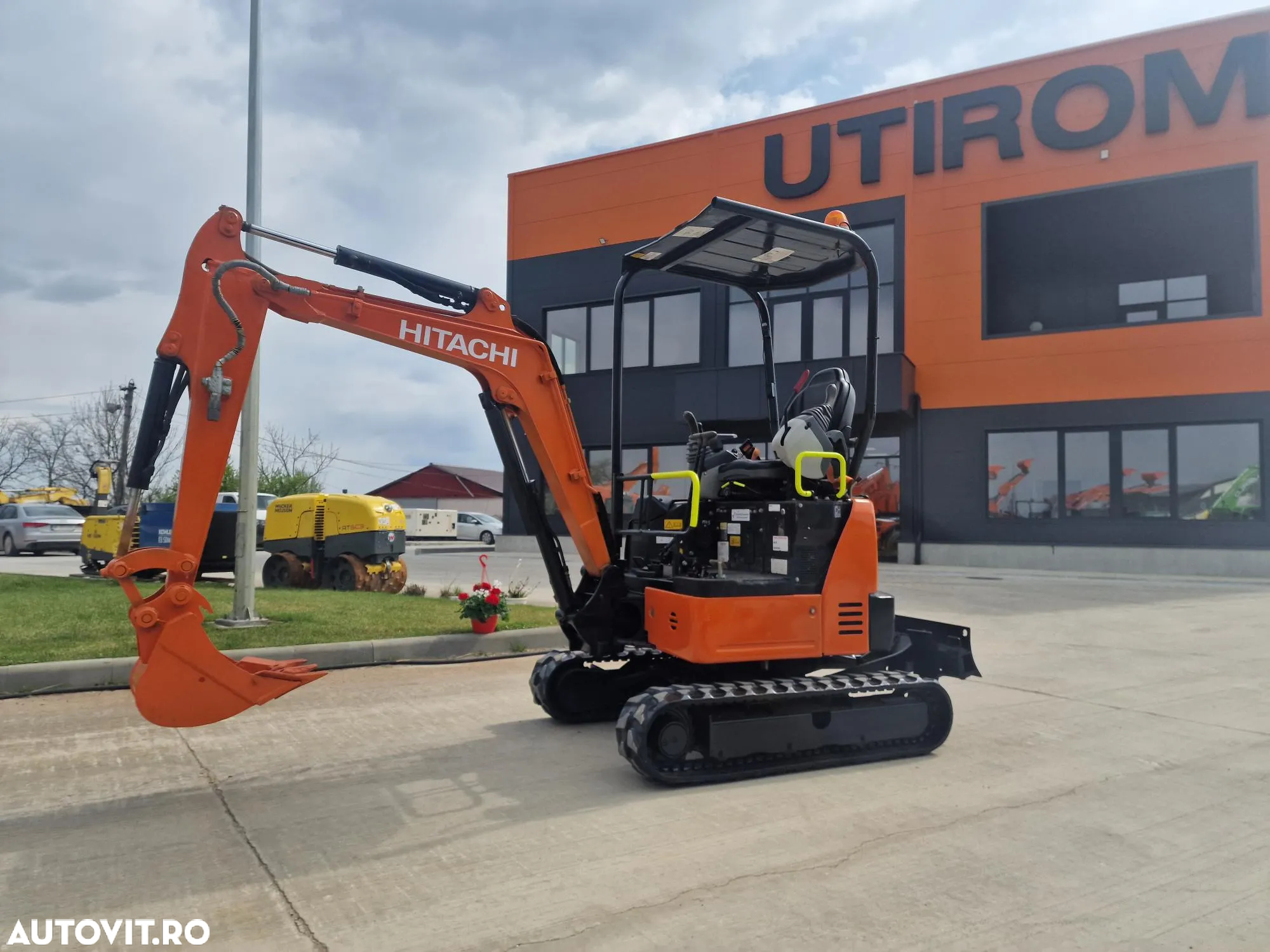 Hitachi ZX19, 2 tone, 2021, 1.689h, 19.900EUR+tva, CUPLA RAPIDA+3 cupe noi, rotire in gabarit, latime 1m, extinsii senile la 1,3m, FARA CABINA,  16CP, Inst picon, posibilitate leasing-PROMOTIE 19.900 EUR+Tva - 5