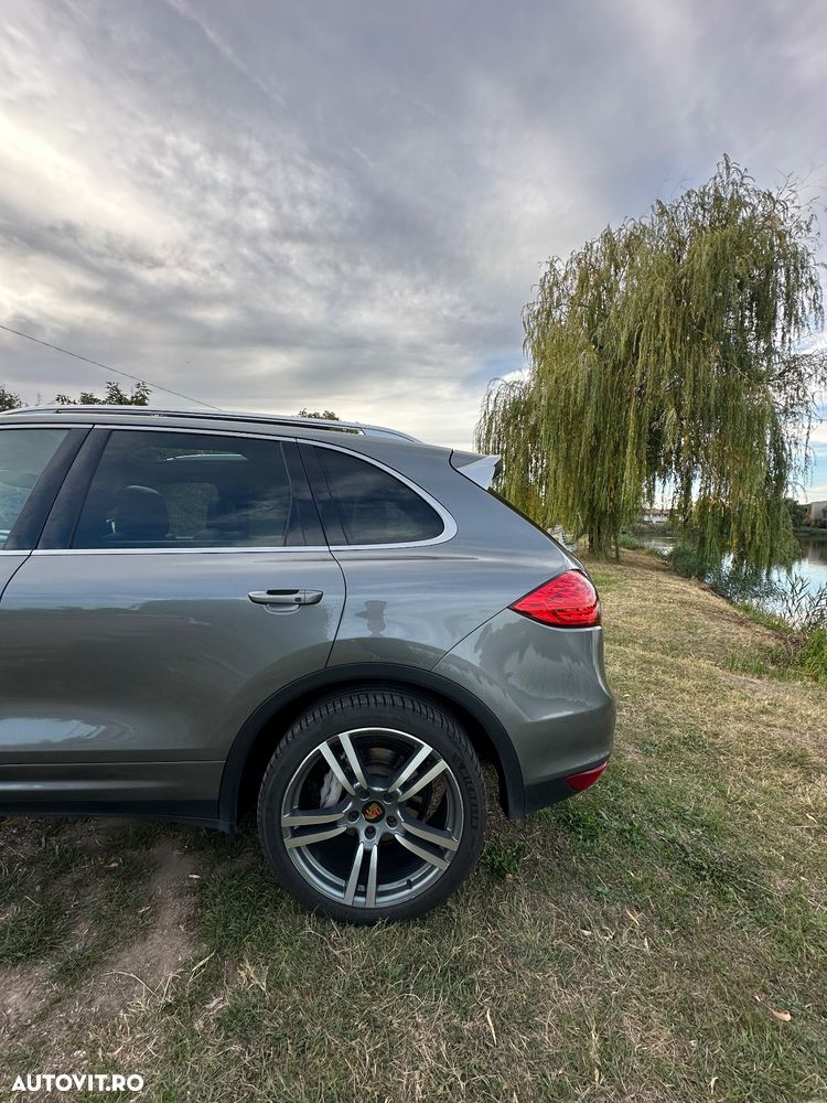 Porsche Cayenne - 4