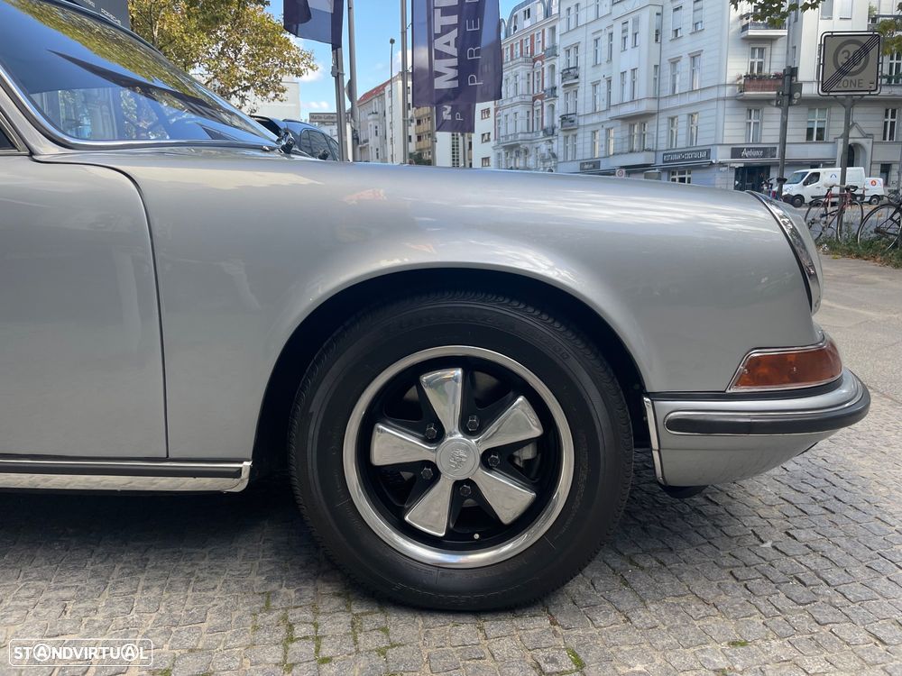 Porsche 911 Série F - 21