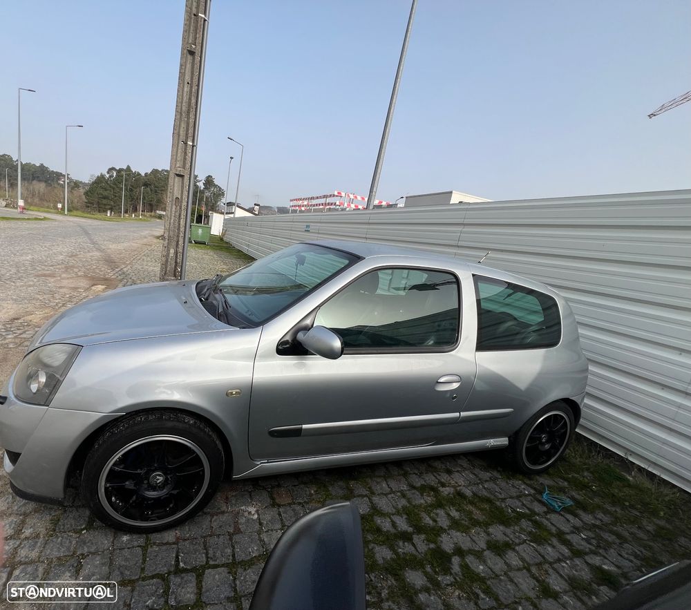 Renault Clio 1.5 dCi Authentique - 4
