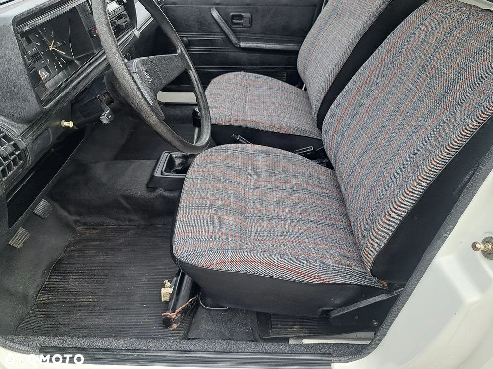 Volkswagen Caddy - 10