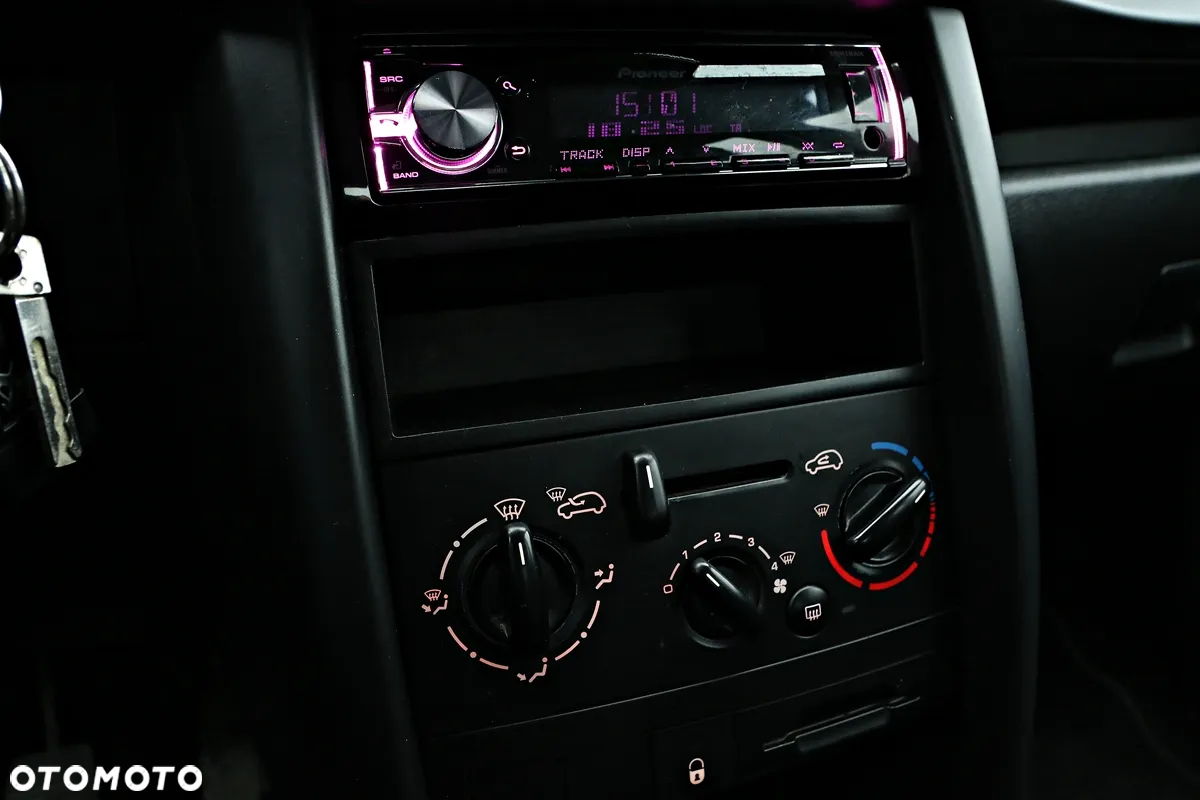 Peugeot 207 1.4 Access - 38