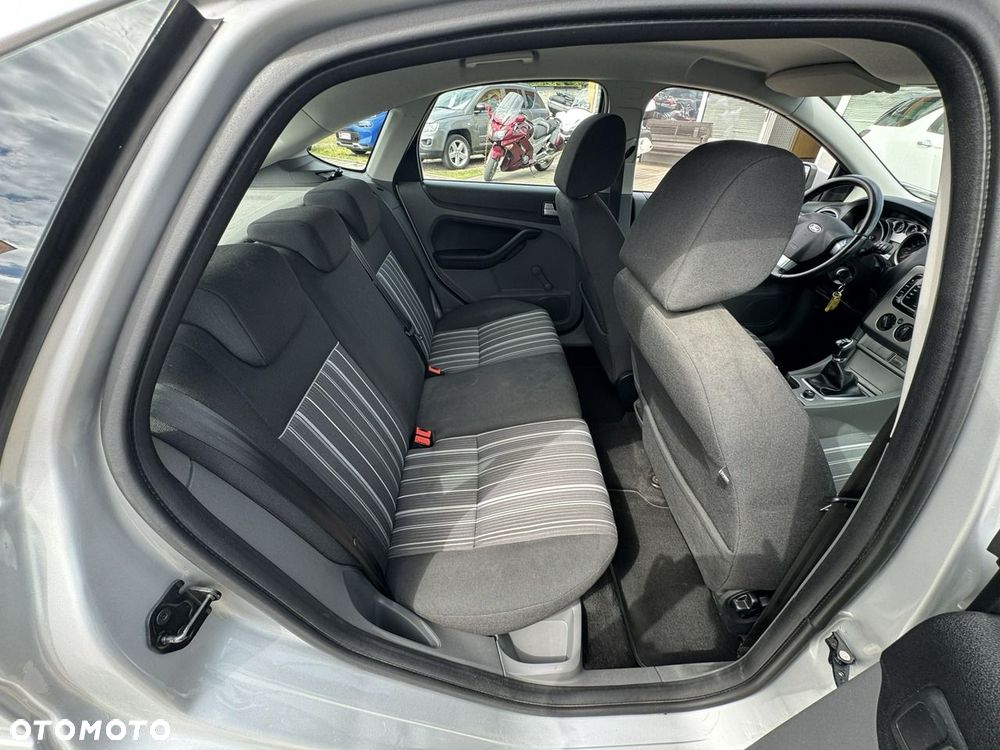 Ford Focus - 25