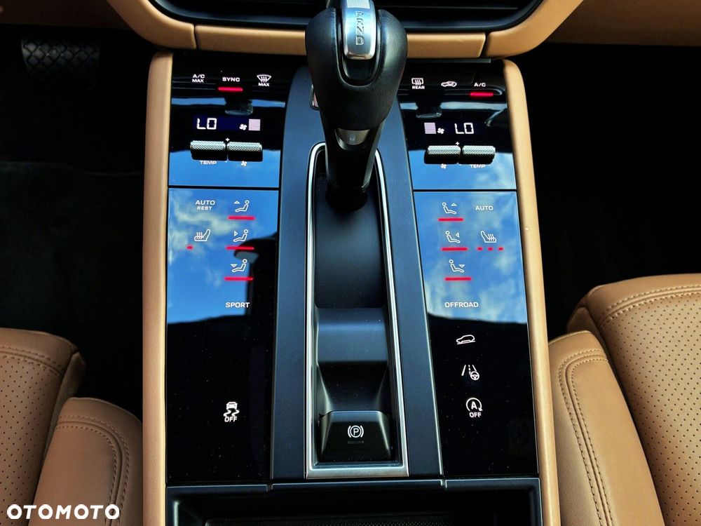 Porsche Macan - 32