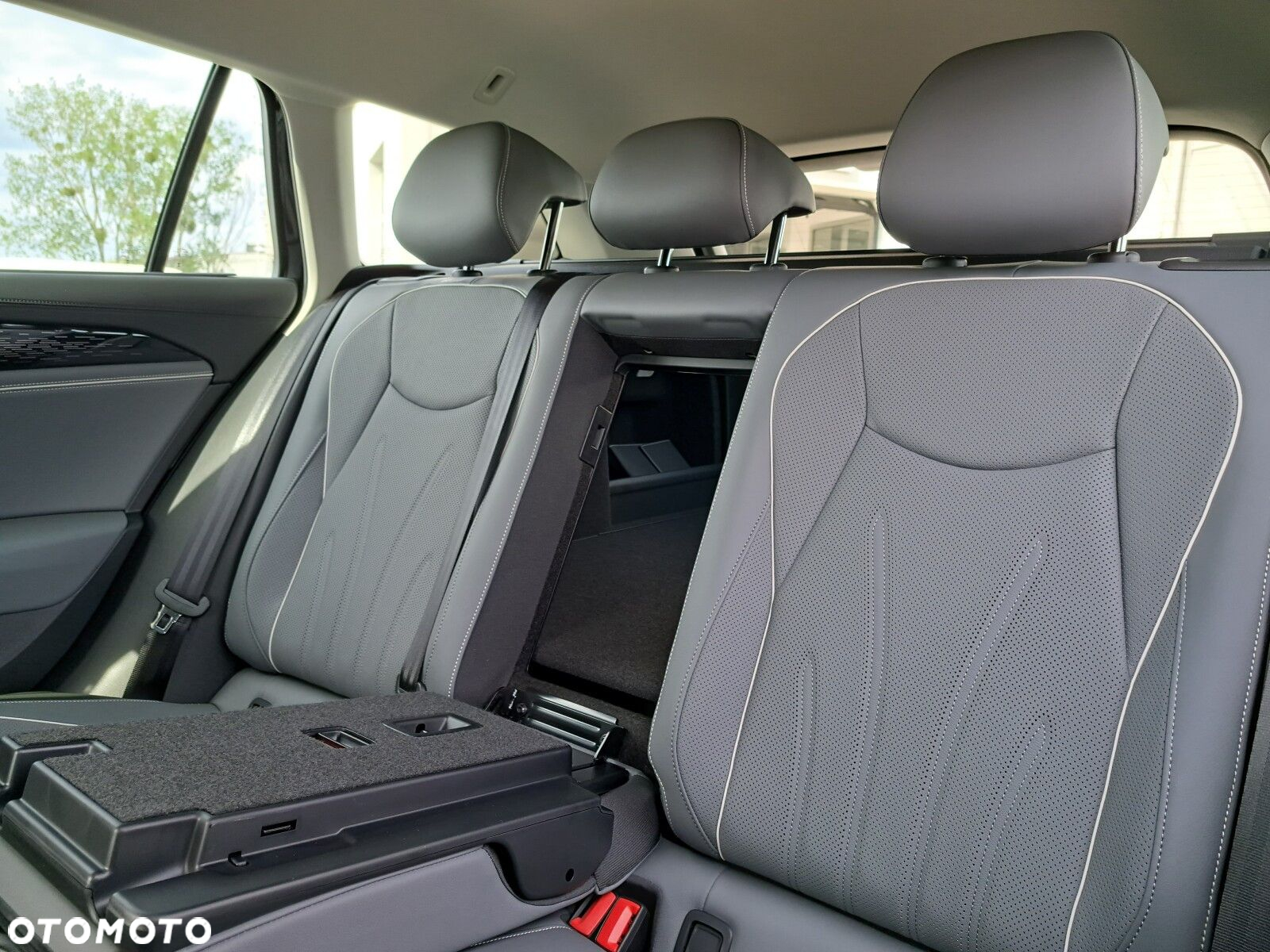 Volkswagen Passat 2.0 TDI EVO Elegance DSG - 35