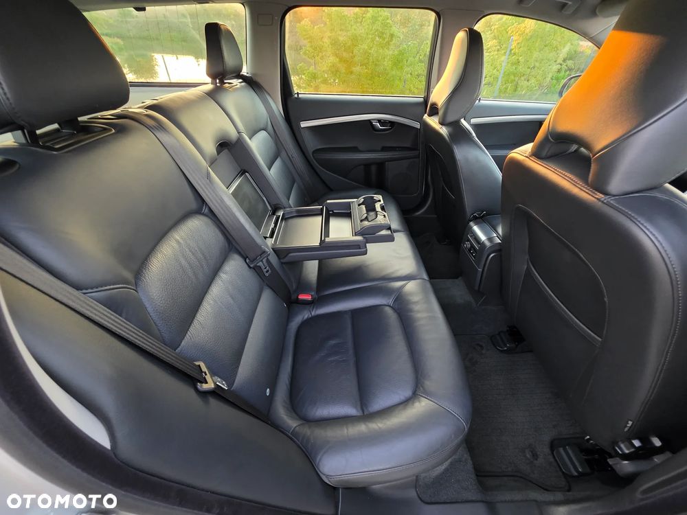 Volvo V70 D5 AWD Dynamic Summum - 8