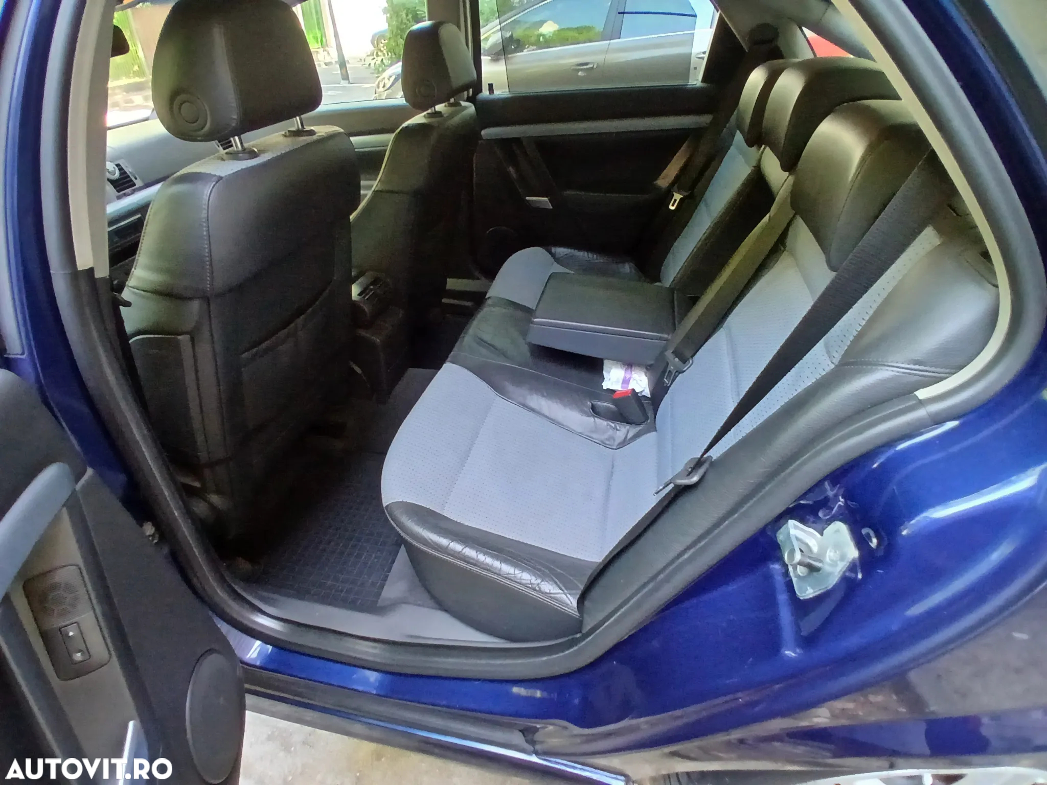 Opel Vectra 1.9 CDTI DPF Business Sport - 8