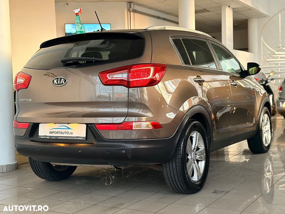 Kia Sportage 2.0 CVVT 2WD Vision - 8