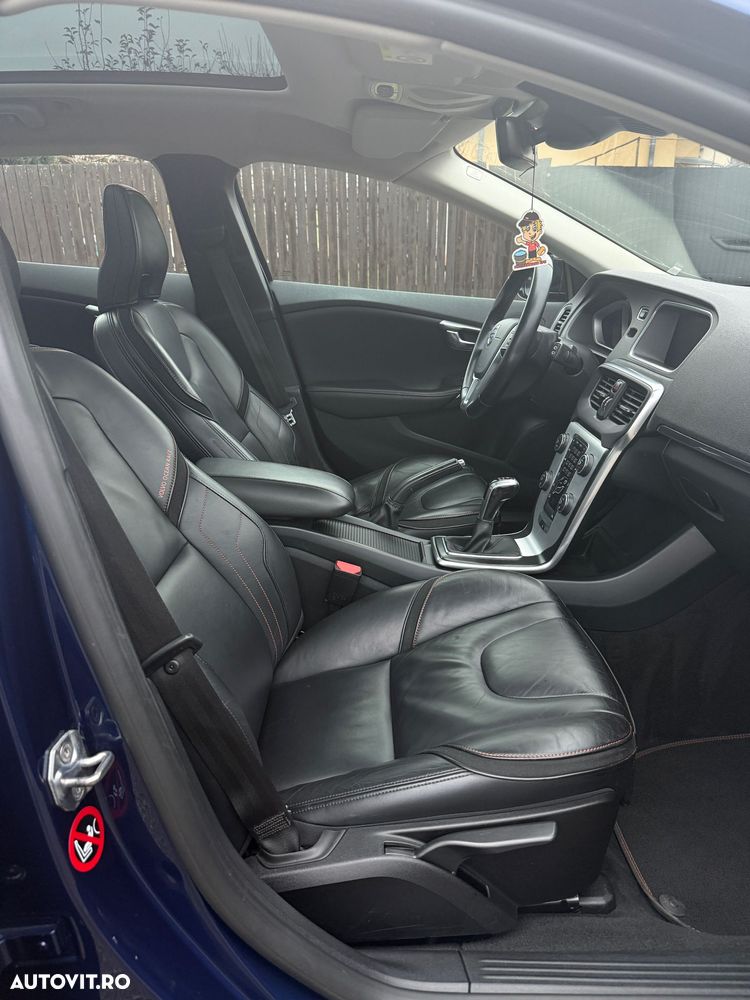 Volvo V40 D2 Ocean Race - 11