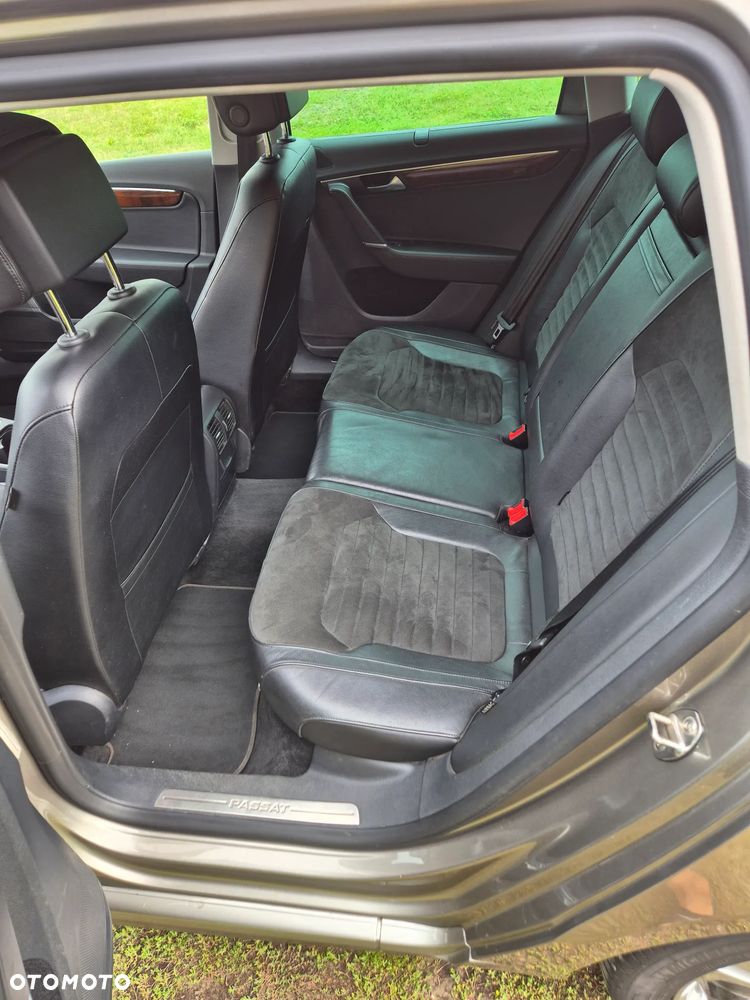 Volkswagen Passat 2.0 TDI Highline R-Style DSG - 10