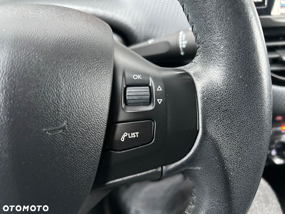 Peugeot 208 PureTech 100 Active Pack - 36