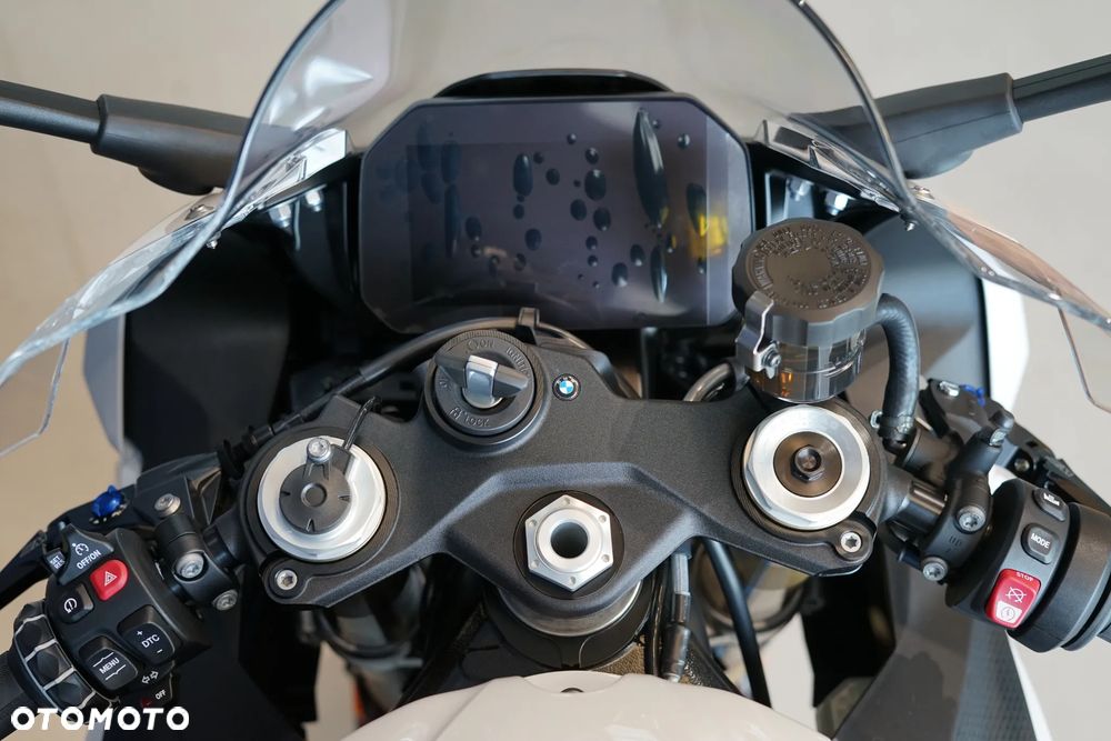 BMW S - 33