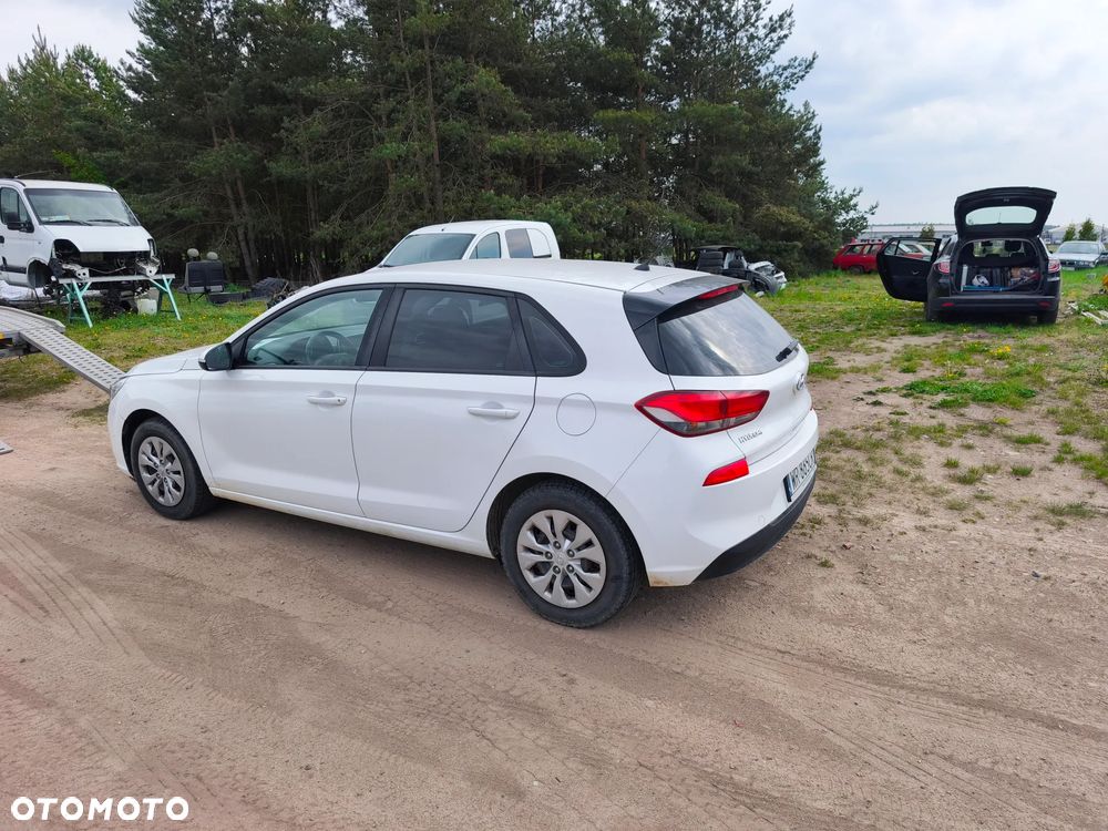 Hyundai i30 1.4 Comfort - 4