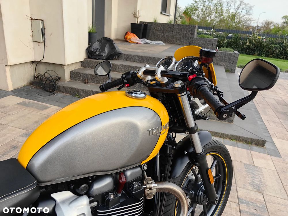 Triumph Bonneville - 9