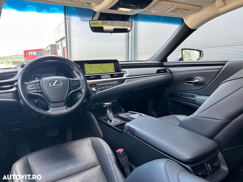 Lexus Seria ES 300h Executive Line - 14