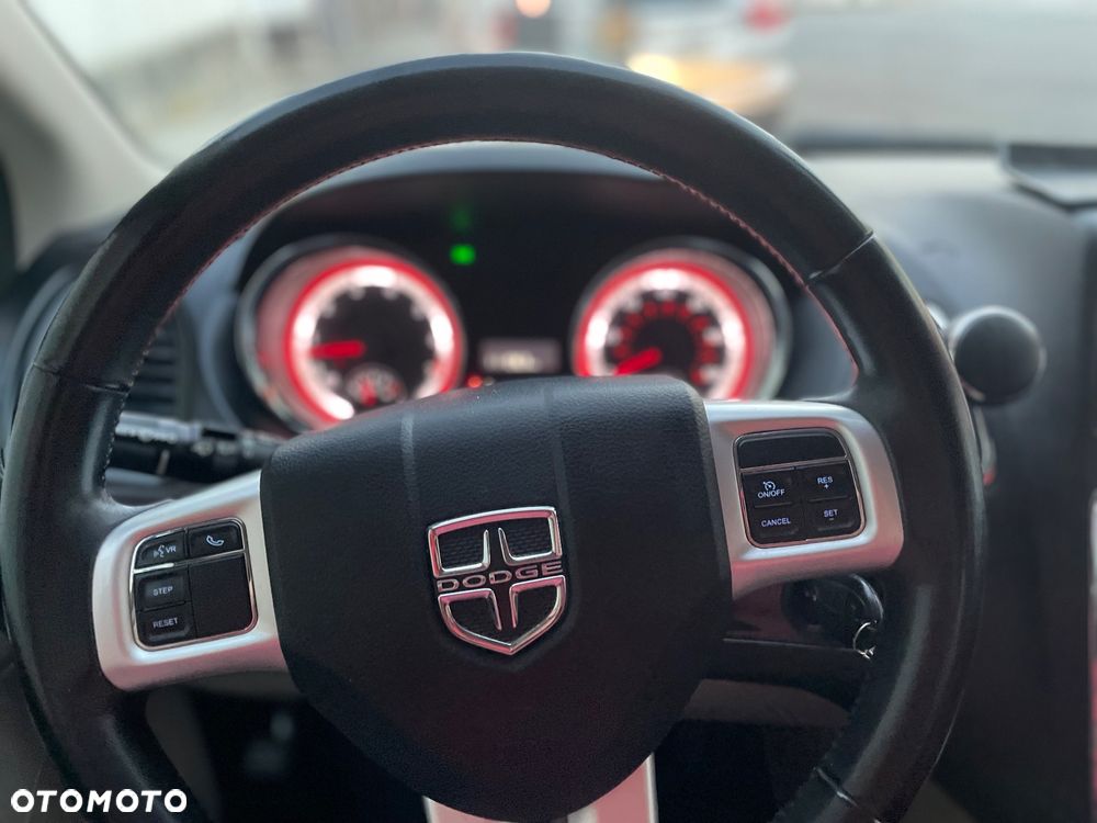 Dodge Grand Caravan - 17