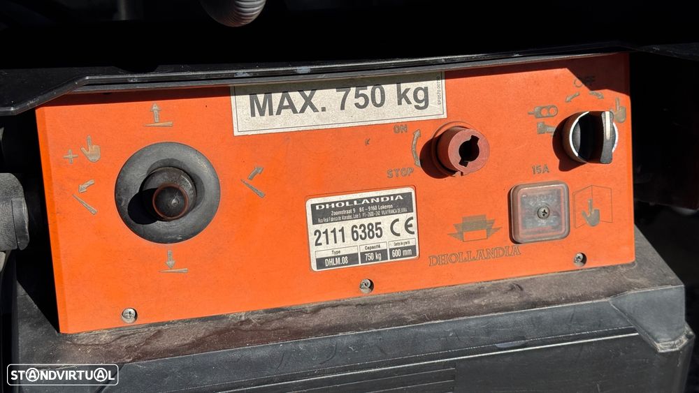 Iveco Daily 2.3 35C13 C/ Frio C/ Plat Elevatoria - 13