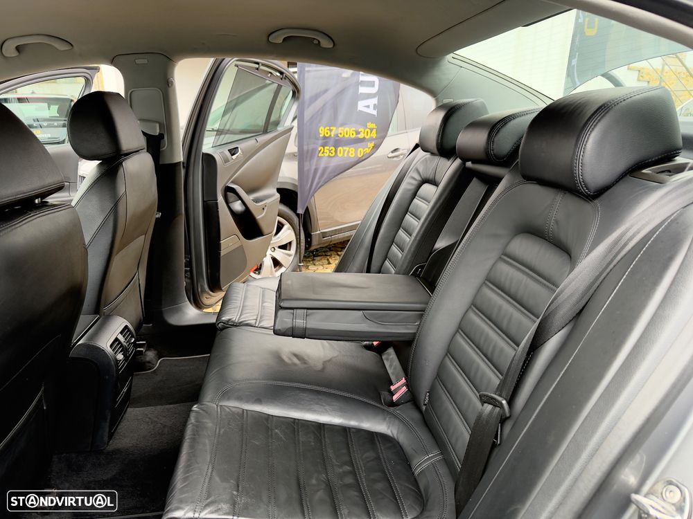 VW Passat 2.0 TDI Highline - 44