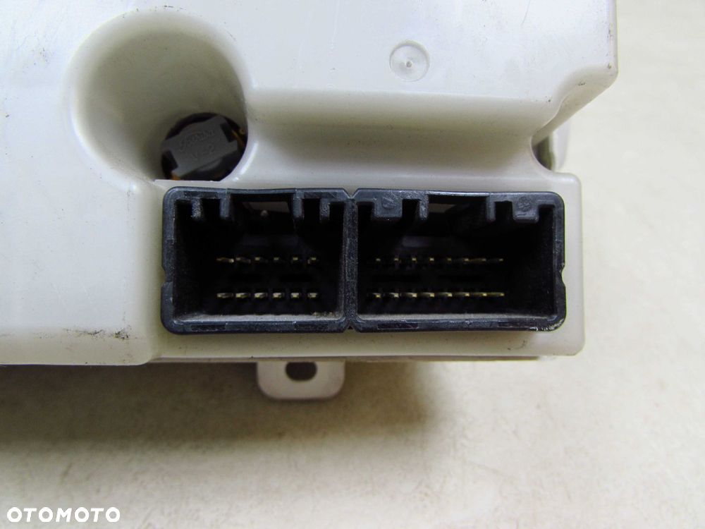 MAZDA 323 F 98-00 PANEL STEROWANIA NAWIEWU KLIMATYZACJI - 3