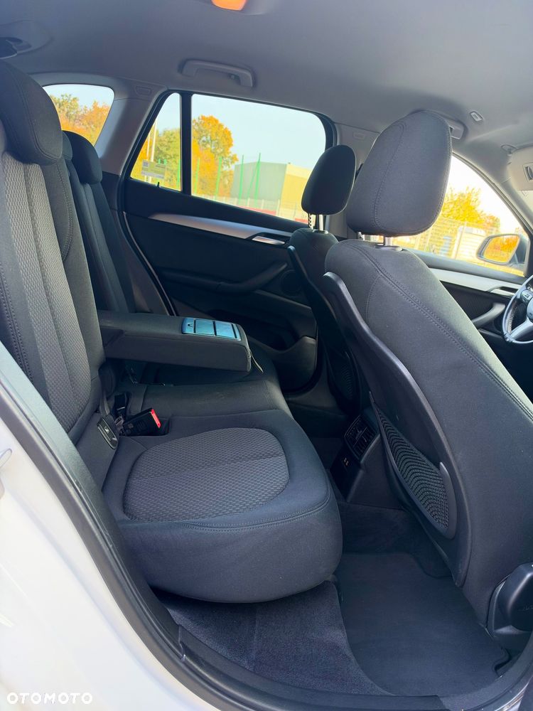 BMW X1 sDrive18i - 25