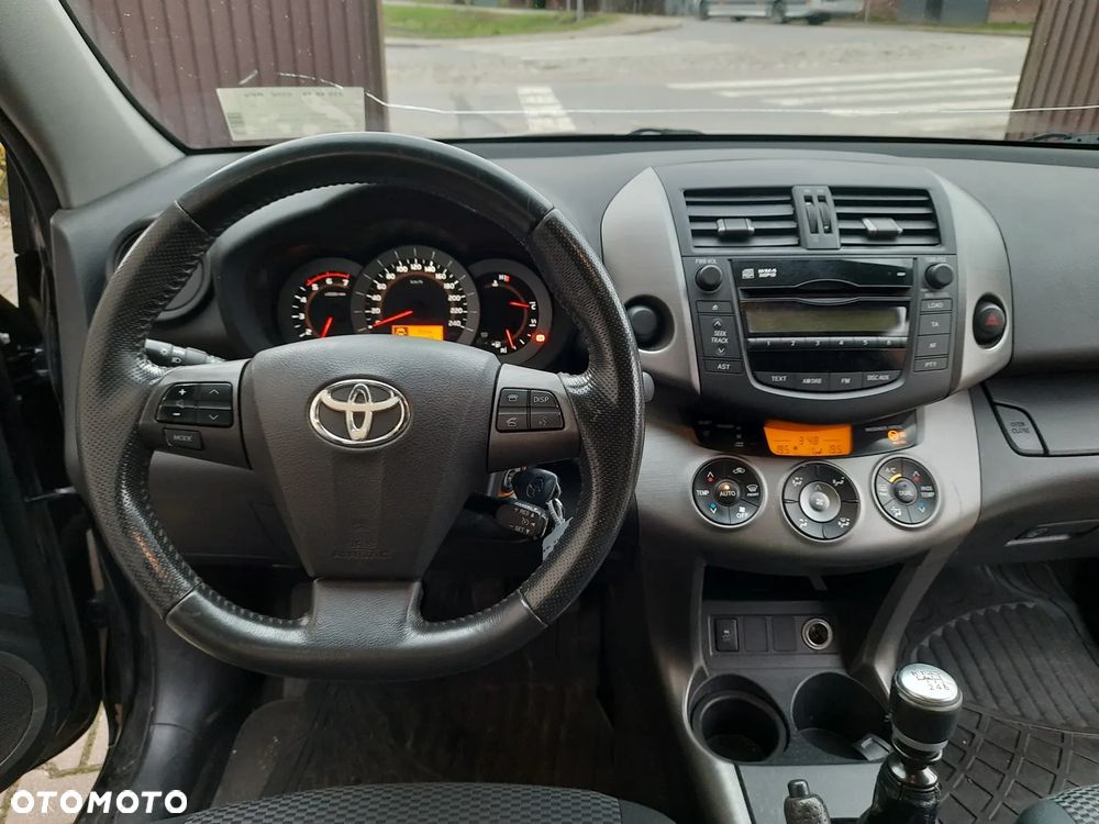 Toyota RAV4 2.2 D-4D 4x2 - 23