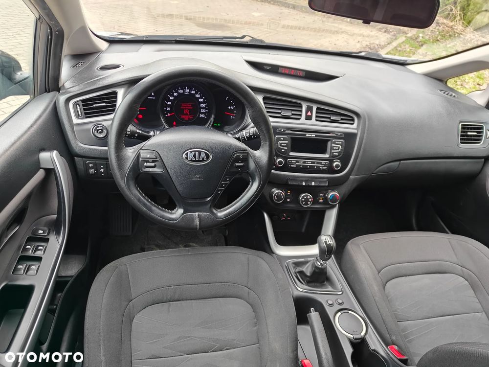 Kia Ceed - 13