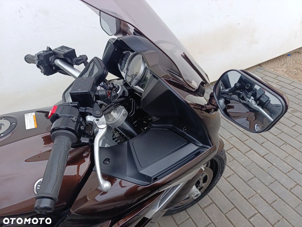 Yamaha FJR - 31