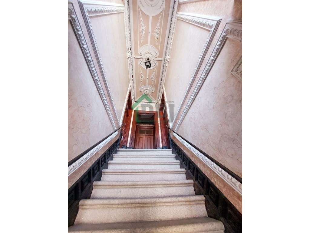 Prédio de Charme no Tortosendo - Grande imagem: 3/46