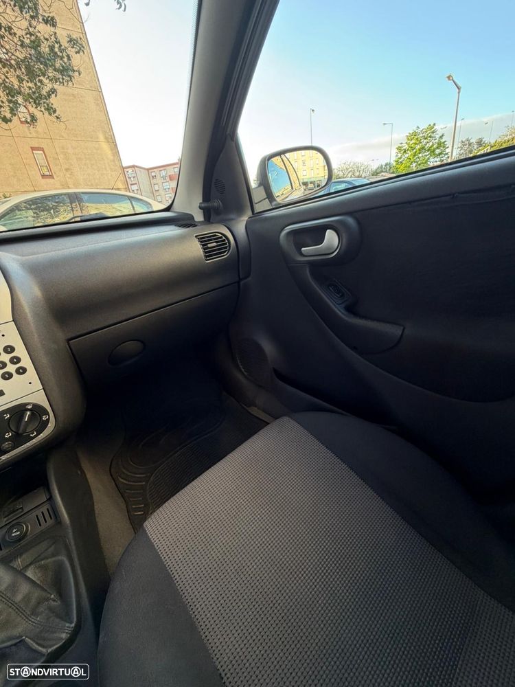 Opel Corsa - 3