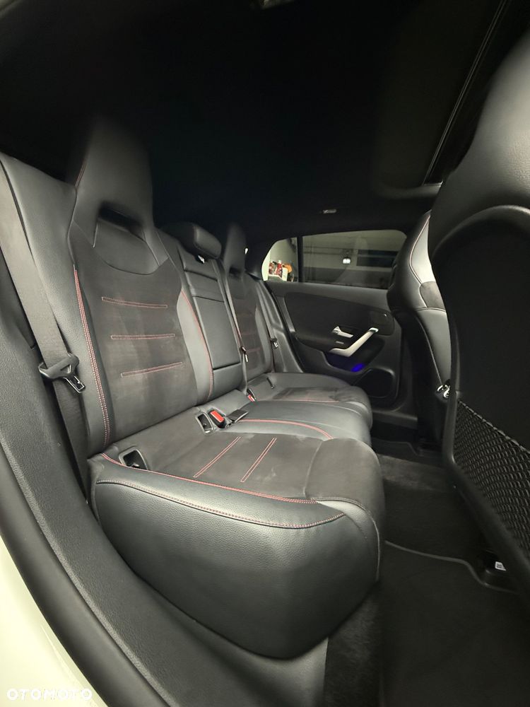 Mercedes-Benz CLA 180 7G-DCT Edition AMG Line - 28