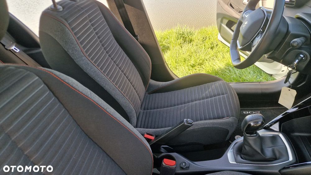 Peugeot 208 PureTech 75 Allure - 11