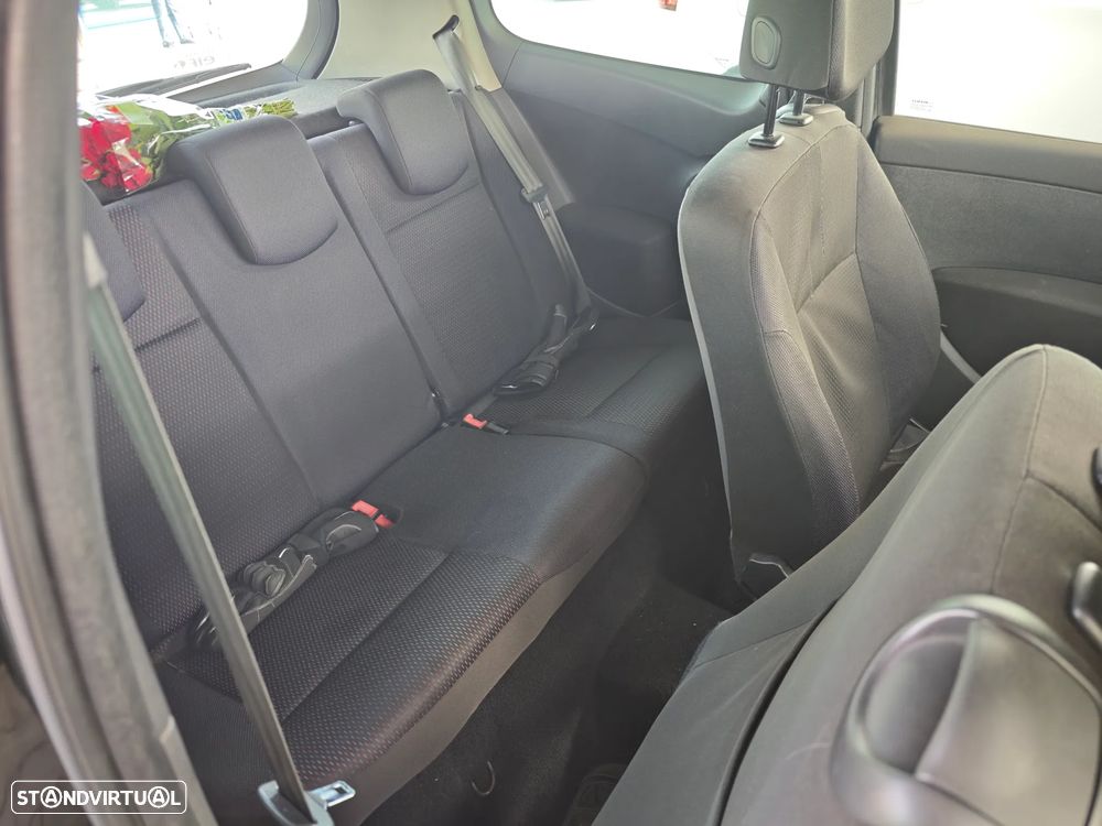 Renault Clio 1.5 dCi Dynamique S - 8