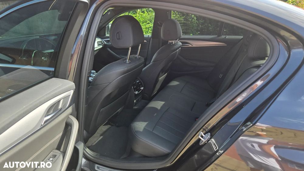 BMW Seria 5 520d AT MHEV - 29