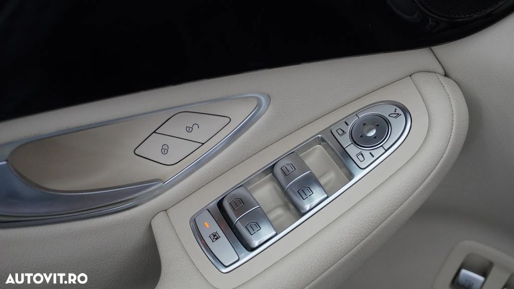 Mercedes-Benz GLC 300 e 4MATIC - 12